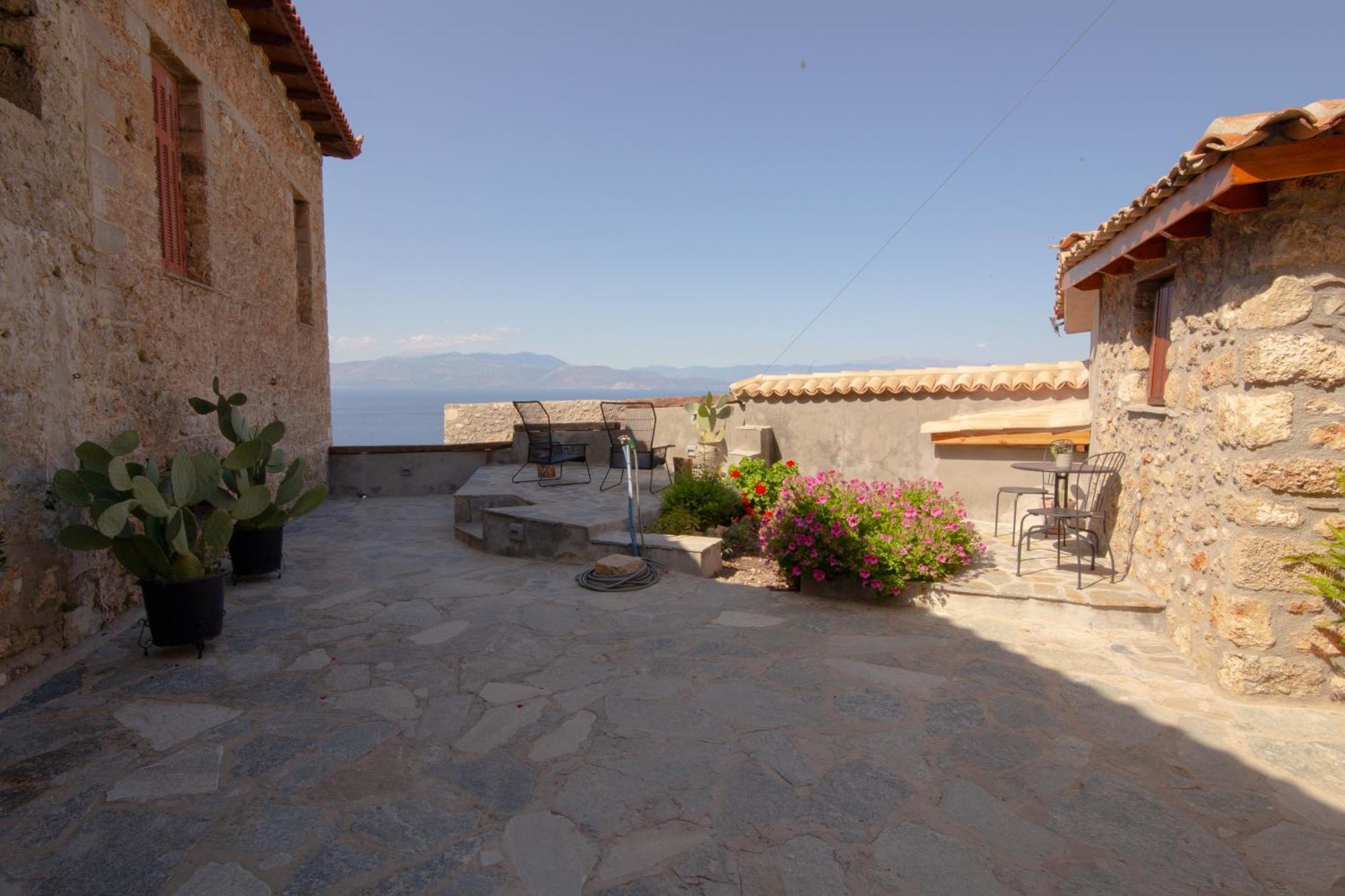 Apartamento Fteri Stone House In Platanos, Akrata Exterior foto