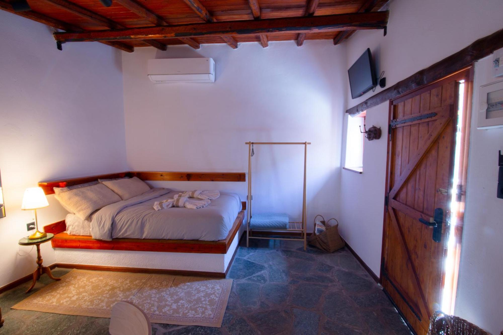 Apartamento Fteri Stone House In Platanos, Akrata Exterior foto