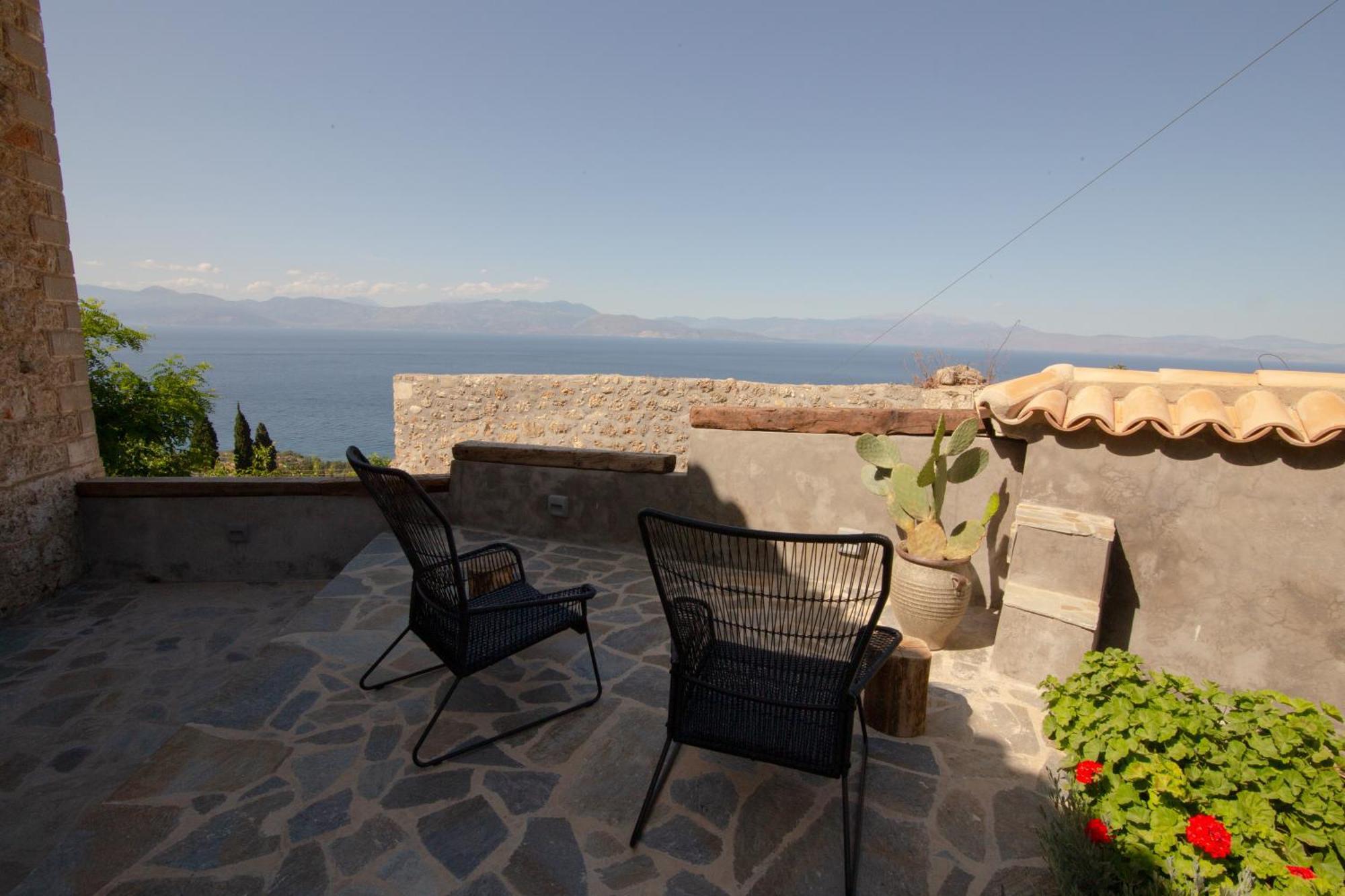 Apartamento Fteri Stone House In Platanos, Akrata Exterior foto