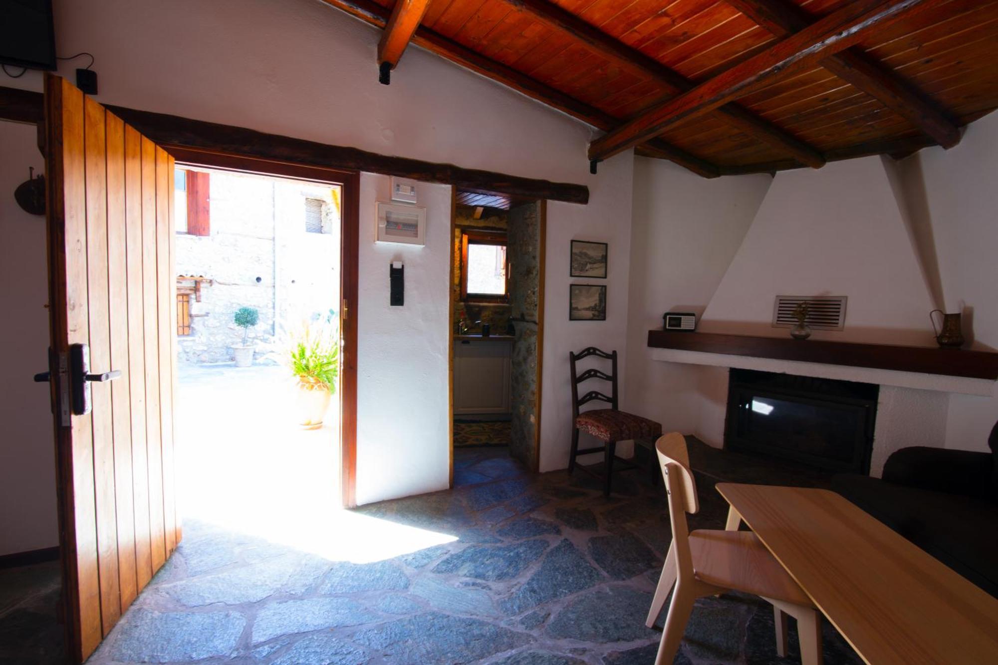 Apartamento Fteri Stone House In Platanos, Akrata Exterior foto